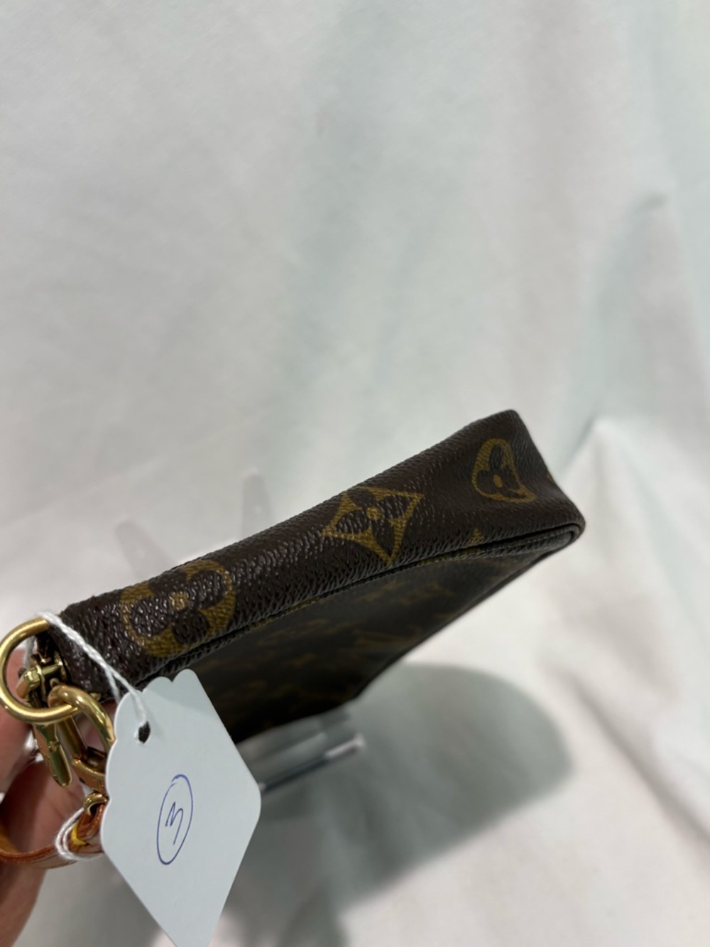 Authentic Louis Vuitton Pochette Accessoires Monogram wristlet w/ Certificate - Picture 8 of 12